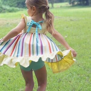 Omi Jo Well Dressed Wolf Size 8 Rainbow AH Tunic Shorts